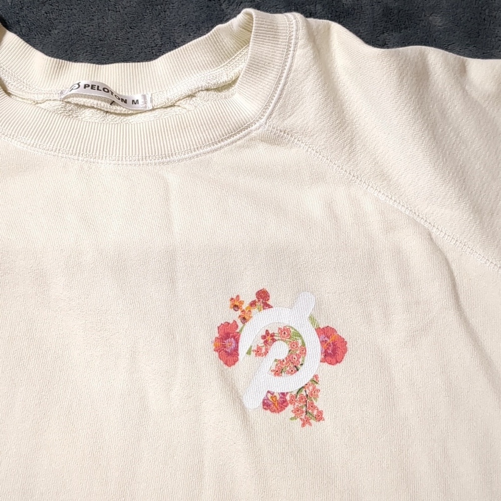 Peloton Floral oversized Everyday cream  Crewneck sweater size Medium - Picture 5 of 9